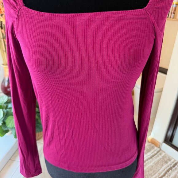 Banana Republic Hot Pink Sweater - Picture 3 of 6